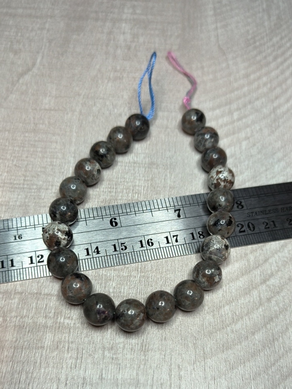 #7- 10mm Yooperlite (Fluorescent Sodalite-Syenite) 8-Inch Bead Strand - Picture 4 of 4